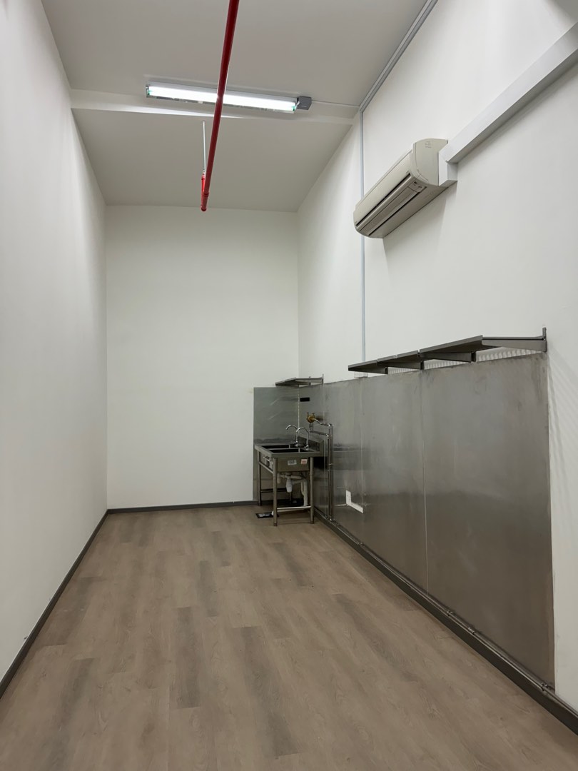 (Category: ) located in . Submitted by good2buy005 (Listing ID 1305665992, Image 1). Description: .