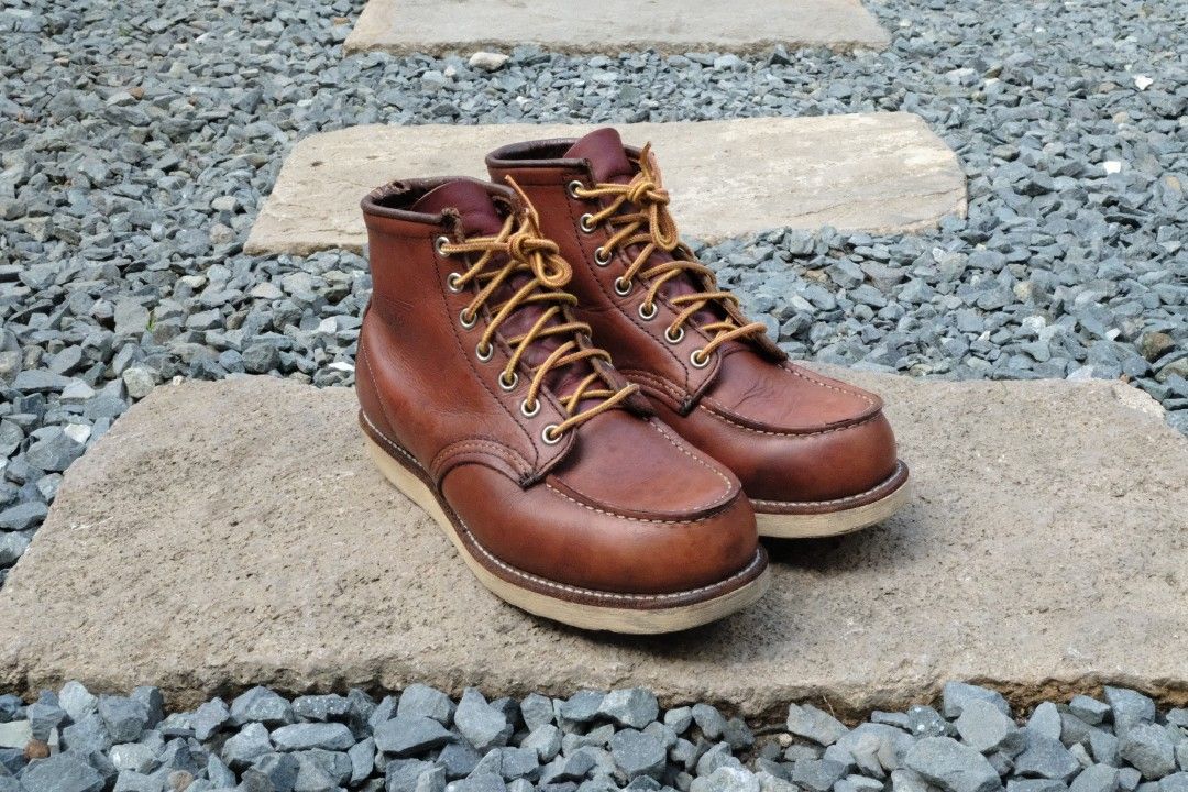 For Sale: Red Wing 8875 Moc Toe (Category: Boots) located in Pasig City. Submitted by radicolous (Listing ID 1305609495, Image 1). Description: For Sale: Red Wing 8875 Moc Toe Boots •Size 7E(Wide, fit like a Size 8) •Still has a thick sole •Issue: A small chip on the left collar •RFS: Unloading •P3,500 neg •Pasig.