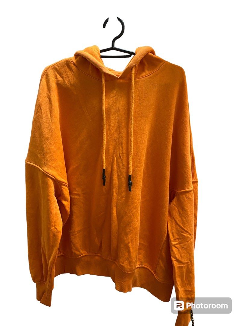 H&M HOODIE (Category: Coats, Jackets and Outerwear) located in Baguio. Submitted by declutterwithmmeee (Listing ID 1305560991, Image 1). Description: xs in tag pero oversized po siya hihi.