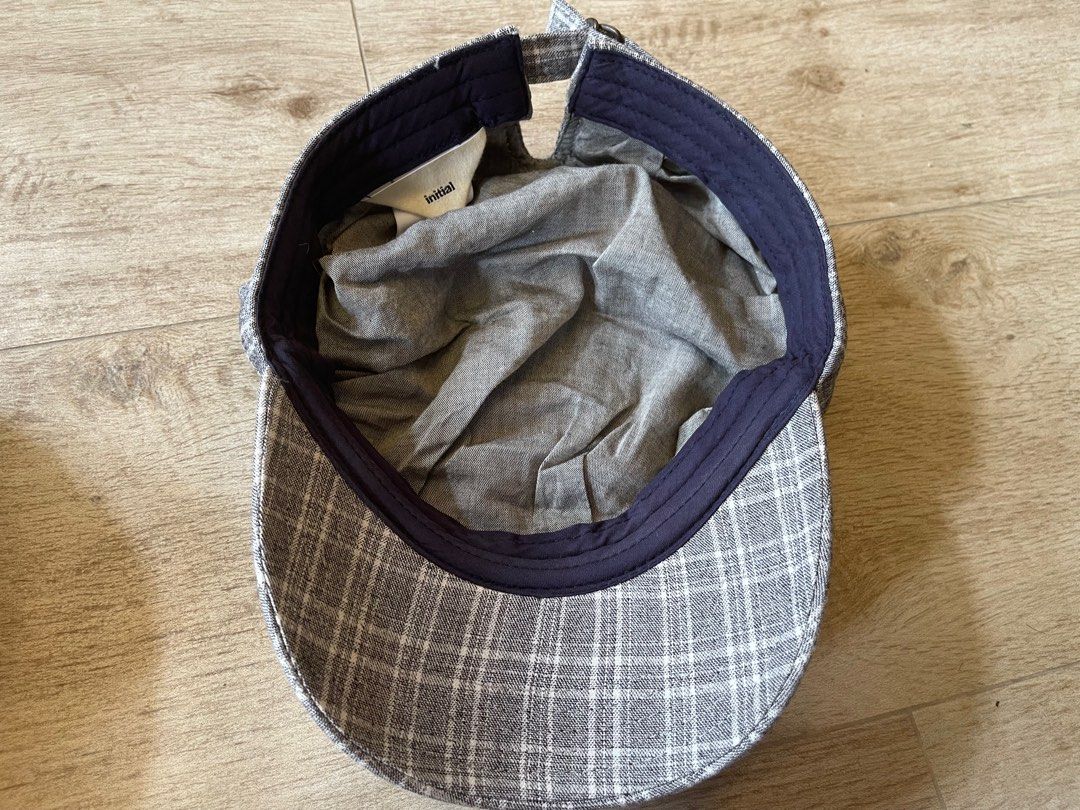 Initial hat cap （分類：棒球帽、帽）位於 Hong Kong。 由 k_h_by 提交（商品編號 1305587375，圖片 3）。簡介： 男女合用 Free size 可調校尺寸 9成以上新，較少使用 順豐到付 。