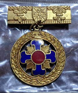 Letran vintage medal