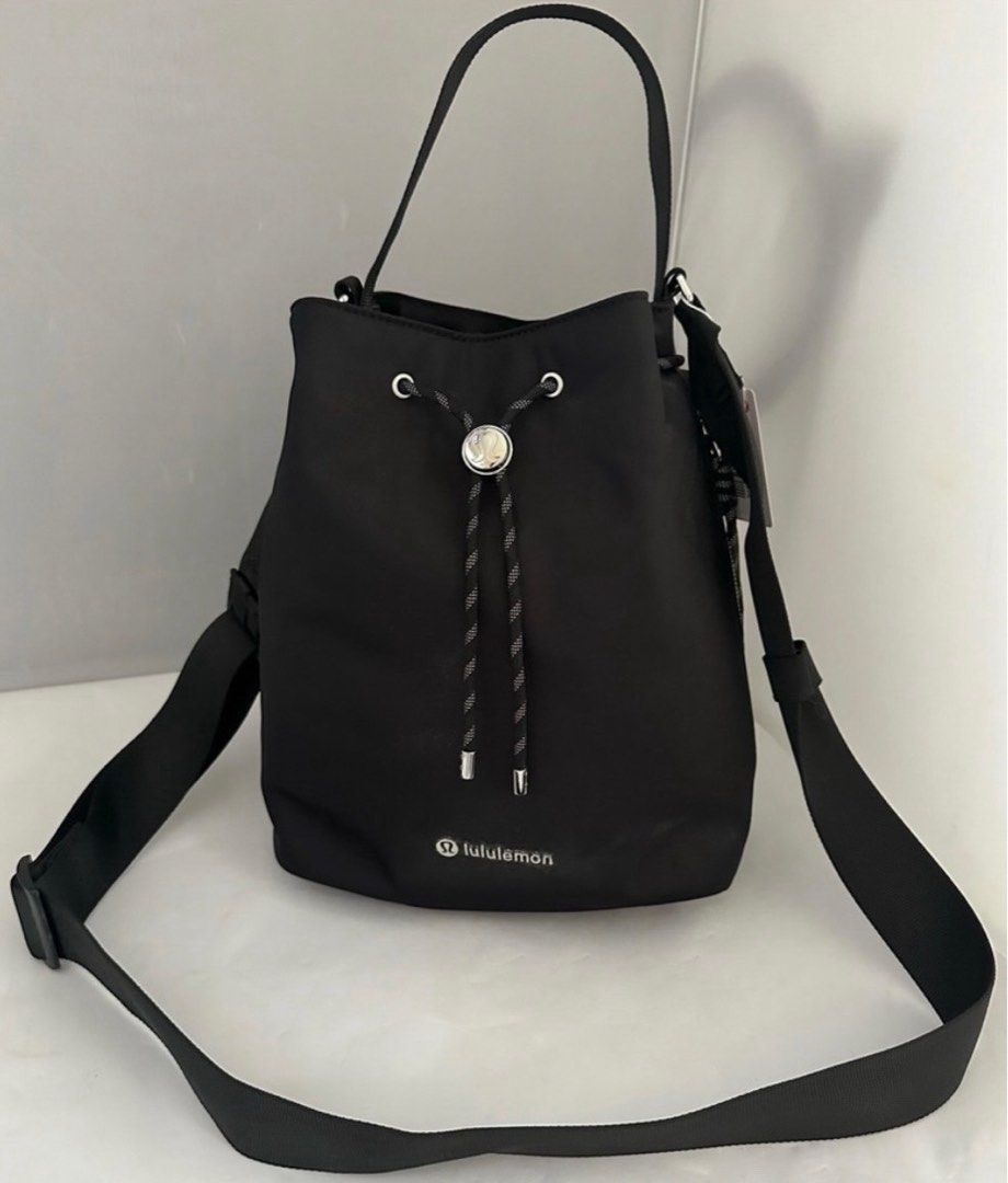 Lululemon BNWT Drawstring Bucket Crossbody Bag 5L