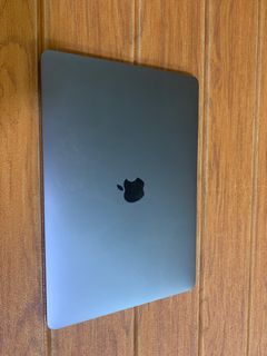 MacBook Pro 13 inch Touch Bar  2017 8Gb 512GB