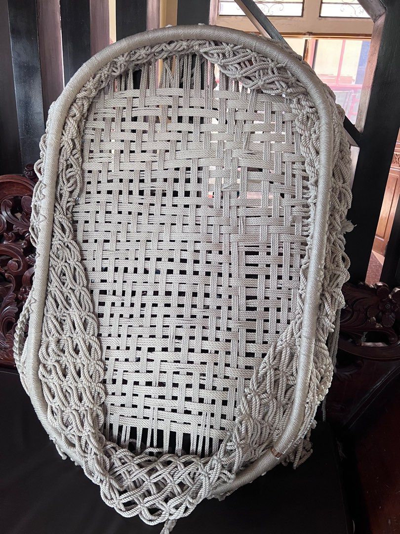 Masinsin duyan (Category: Cots & Cribs) located in Rizal. Submitted by cpgach (Listing ID 1305588969, Image 1). Description: Mismong duyan is okay. Honest issue, yung pinaka foundation nya ay kinakalawang na missing nadin yung parang lock nya sa baba para hindi mag slide si baby. Nonetheless nagagamit pa. See pics for the flaws. .