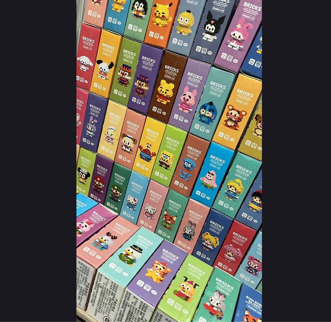 Mini Bricks (Category: Lego & Building Sets) located in Singapore. Submitted by meiteng96 (Listing ID 1305555002, Image 3). Description: 1 for $2 2 for $3 休息在家玩手机看视频 不如拼个迷你积木吧 把它从一堆小零件 拼好 成一个可爱卡通 满满的成就感🫶🏻 不管是送人还是自己玩 都可以 现货不多 有兴趣可以pm 新加坡面交.