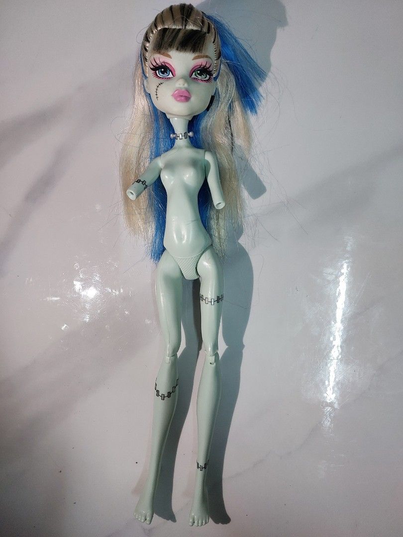 Monster High Frankie Stein (Category: Figurines & Statues) located in Liloan. Submitted by dreamydollsph (Listing ID 1305642333, Image 1). Description: Last price posted onhand Shipping is shouldered by the buyer.
