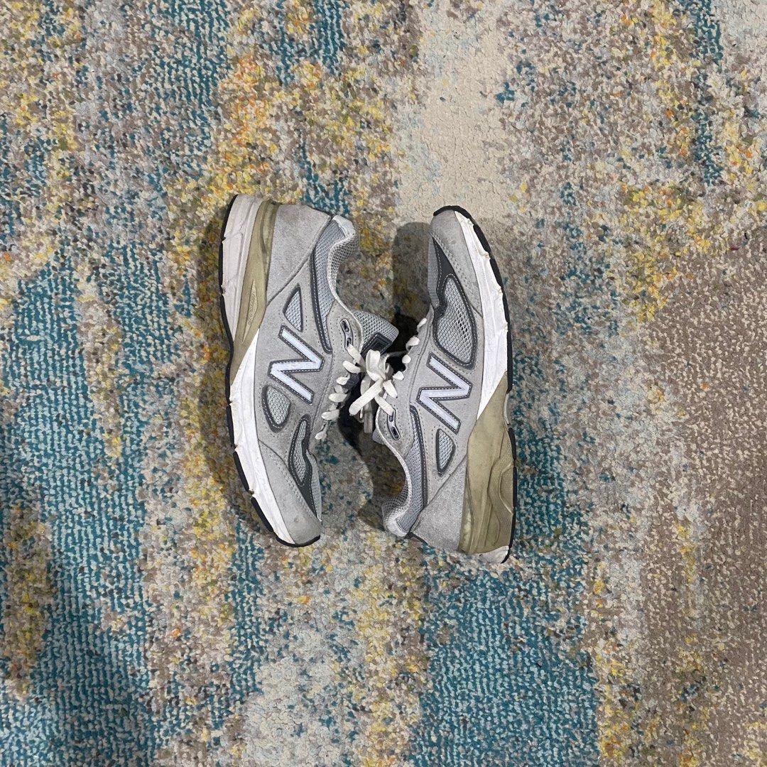 New Balance 990 v4 (Category: Sneakers) located in Quezon City. Submitted by rylledup (Listing ID 1305595665, Image 1). Description: New Balance 990v4 Gray Size 8.5 Heel drags, overall signs of use P2500 +sf.