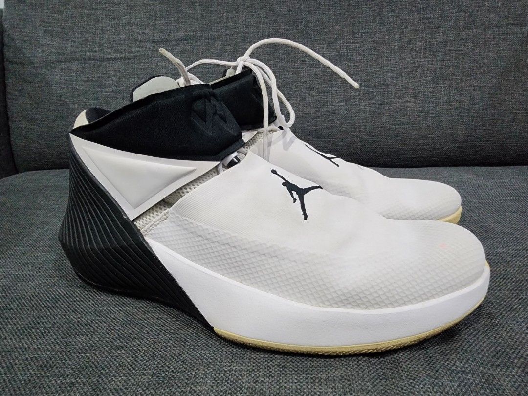 Sepatu russel westbrook top