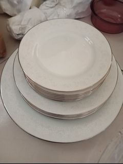 Noritake Dinnerware set