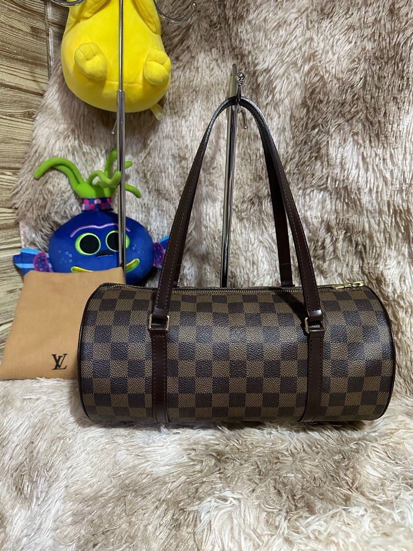 Original / Authentic LV Louis Vuitton Papillon 30 Damier Ebene (Category: Luxury Bags & Wallets) located in Quezon City. Submitted by geillen3 (Listing ID 1281754448, Image 2). Description: 100% Guaranteed Authentic/Original LV Louis Vuitton Papillon Damier 30 Money back guarantee (if proven fake) With LV original dustbag Without babylon or ung maliit With Code/Coded siyempre Shoulder bag or handbag Kung ano nasa picture yan lang po Napakaganda p