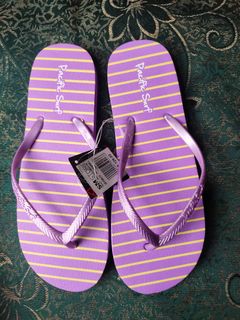 (Category: ) located in . Submitted by Mitzis_Closet (Listing ID 1305619469, Image 1). Description: .