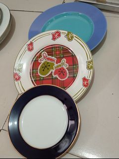 Plates set of 3
