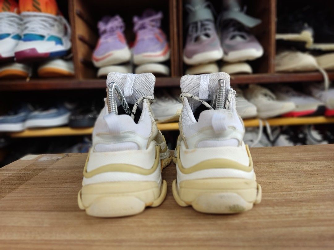 Sepatu Balenciaga Triple S White Cream Bekas Wanita, Fesyen Wanita