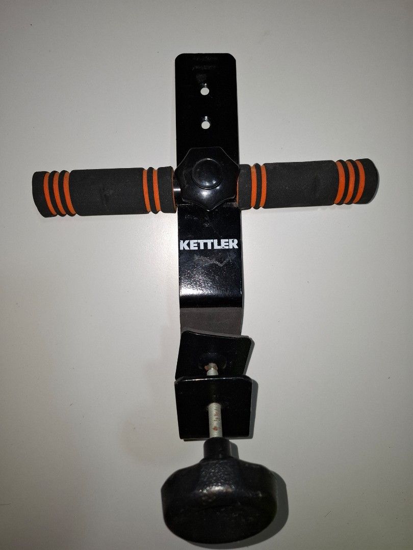 Sit up door foot holder hot sale