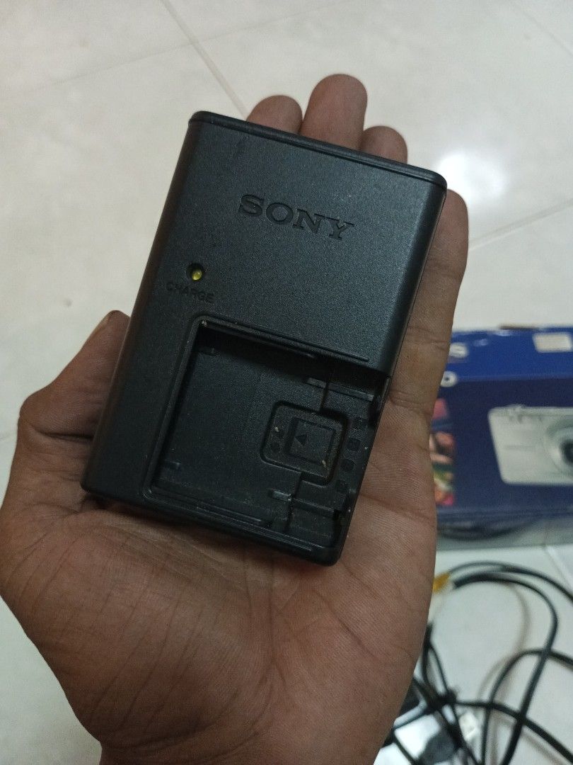 Sony cyber shot charger, Photography, Photography Accessories ...