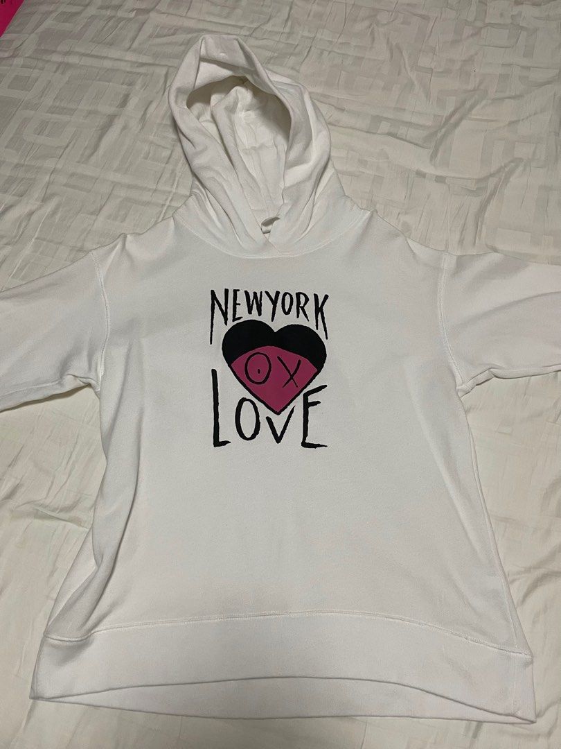 Uniqlo X Andre Saraiva New York love Read description