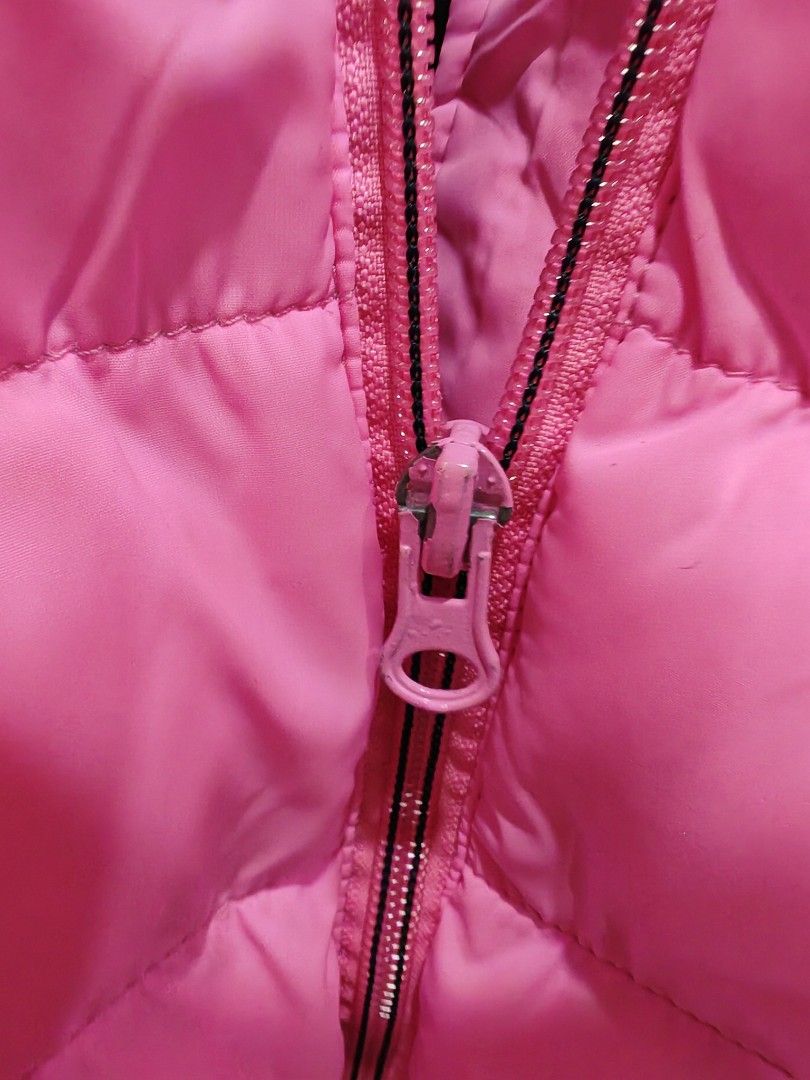 Winter Jacket (Category: Coats, Jackets and Outerwear) located in Singapore. Submitted by coffeexx (Listing ID 1305538775, Image 3). Description: .
