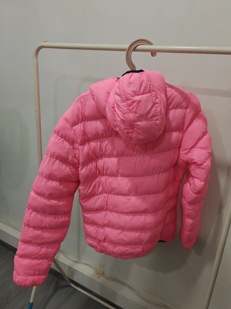 Winter Jacket (Category: Coats, Jackets and Outerwear) located in Singapore. Submitted by coffeexx (Listing ID 1305538775, Image 2). Description: .