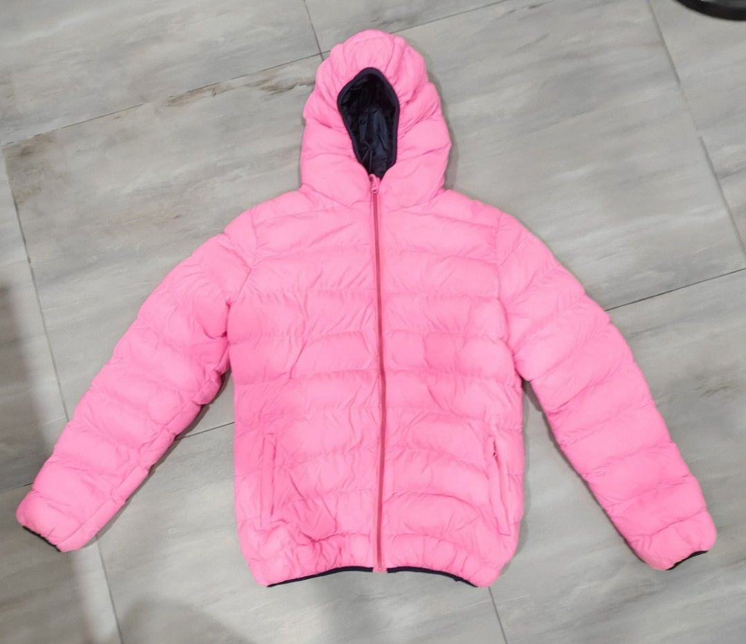 Winter Jacket (Category: Coats, Jackets and Outerwear) located in Singapore. Submitted by coffeexx (Listing ID 1305538775, Image 1). Description: .