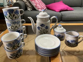 17 pcs stoneware coffee/tea set