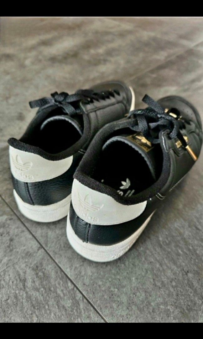 Adidas Continental Black Gold Size US9 UK 8 27cm. Used likely