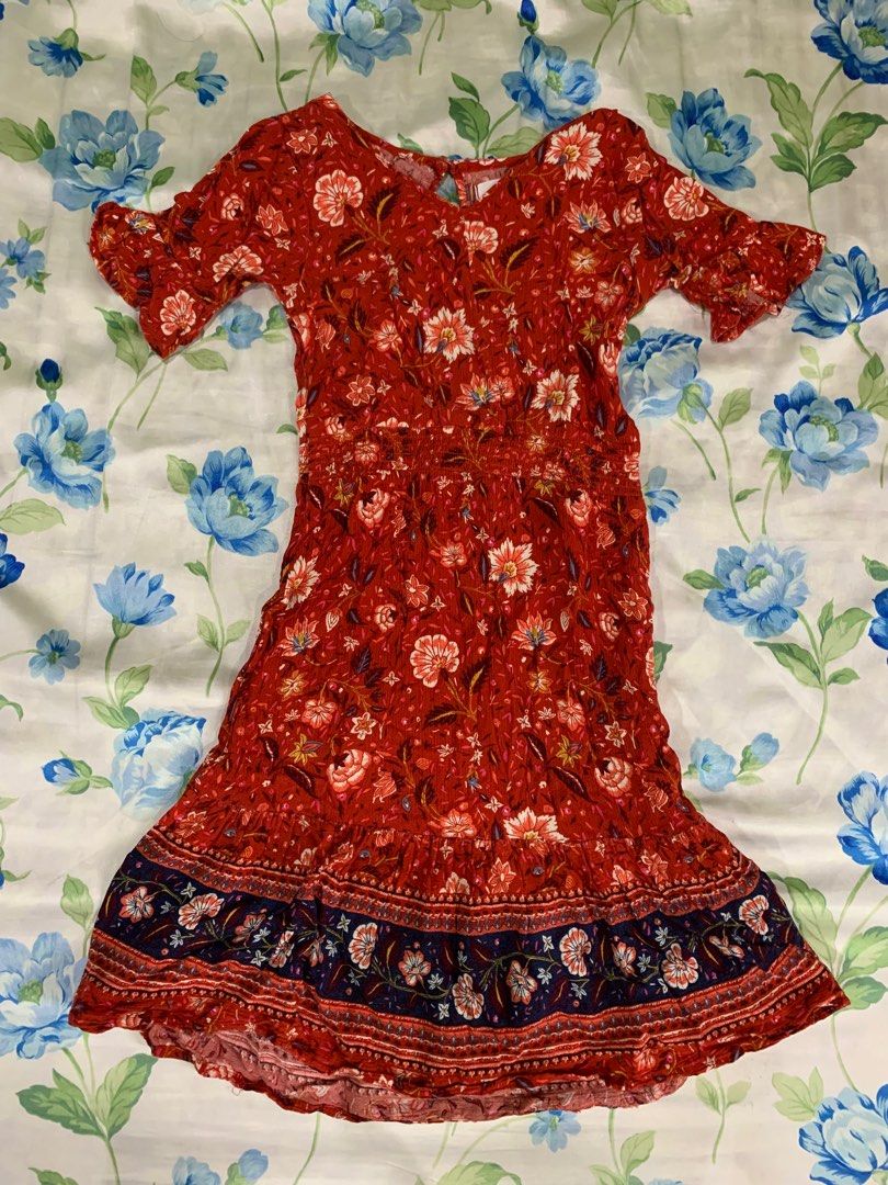 authentic Old Navy floral midi dress (Category: Babies & Kids Fashion) located in Cagayan de Oro. Submitted by tiptop.things (Listing ID 1305815044, Image 1). Description: Size on tag: XS (5T) Authentic/original (bought from the US) Fancy midi dress in floral print. Since the dress is midi in length, it can be worn for a long time as it may fit even older girls depending on their size/build. Used and washed once; still in great condition (Please 