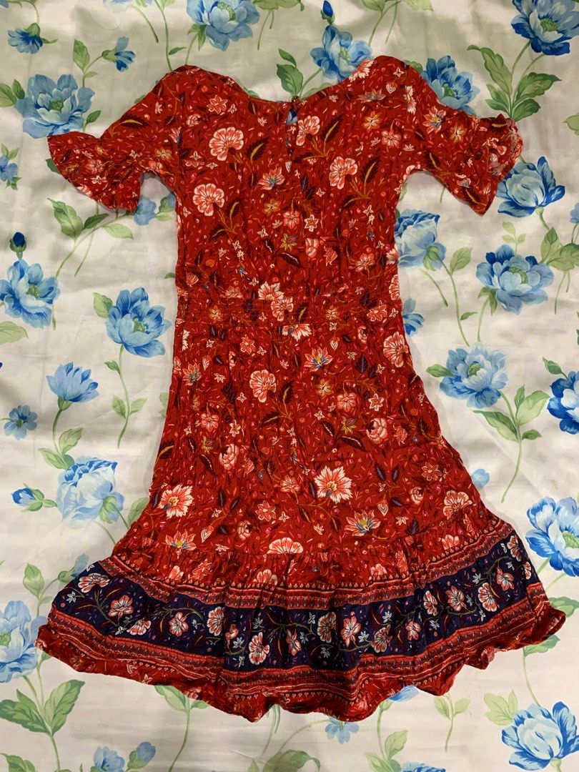 authentic Old Navy floral midi dress (Category: Babies & Kids Fashion) located in Cagayan de Oro. Submitted by tiptop.things (Listing ID 1305815044, Image 3). Description: Size on tag: XS (5T) Authentic/original (bought from the US) Fancy midi dress in floral print. Since the dress is midi in length, it can be worn for a long time as it may fit even older girls depending on their size/build. Used and washed once; still in great condition (Please 