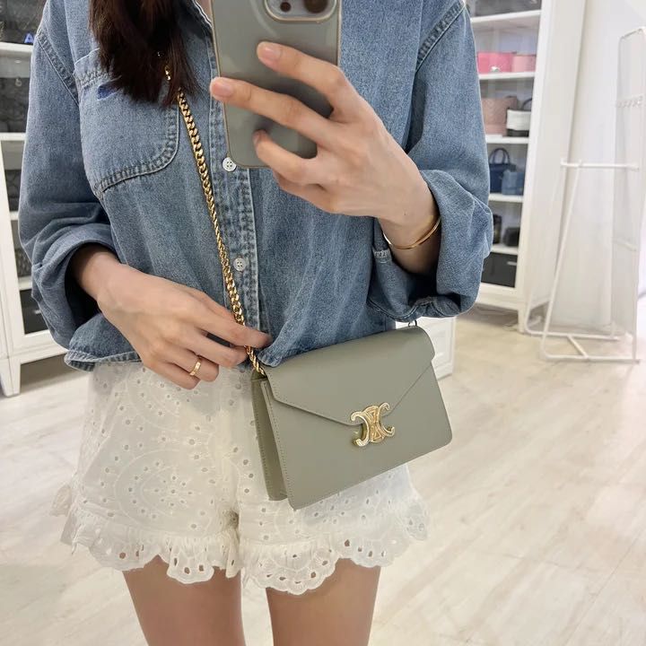 ❗️Brand new❗️ Celine Margo Wallet On Chain WOC in Shiny Green