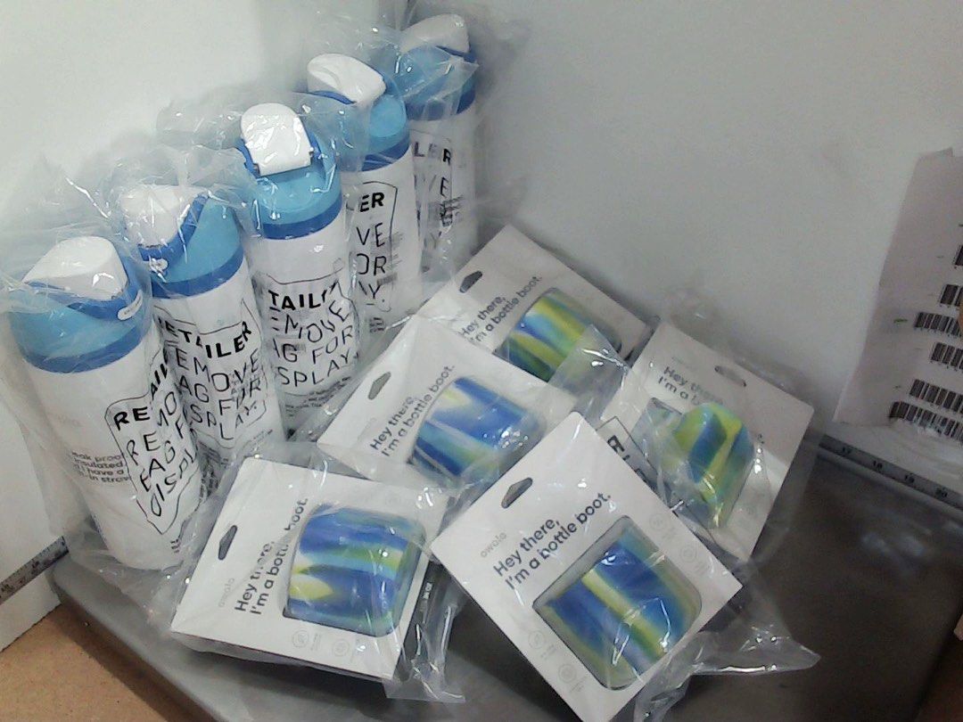 BUNDLE - OWALA FREESIP 24oz Bottle Plus Boot (Category: Water Bottles & Tumblers) located in Quezon City. Submitted by cai_wong (Listing ID 1305688200, Image 2). Description: LIMITED EDITION.