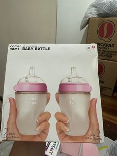 Comotomo Set of 2 250ML Silicone Baby Feeing Bottle Pink (2 Holes)