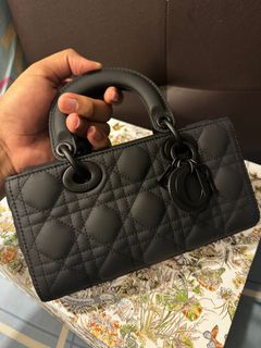 (Category: ) located in . Submitted by danishhakimwardrobe (Listing ID 1305759635, Image 1). Description: .