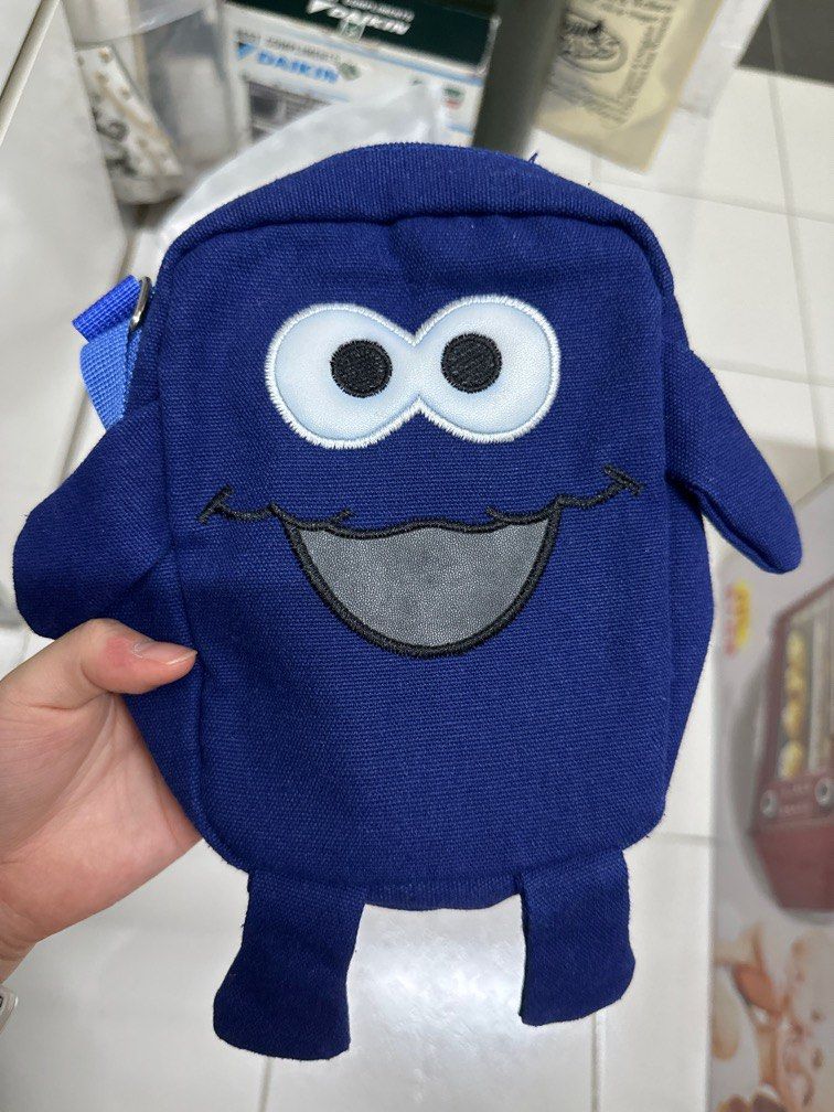 Elmo sling bag sales