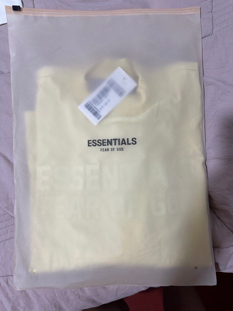 Essentials Fear of God (Category: Tshirts & Polo Shirts ) located in Quezon City. Submitted by rhiri16 (Listing ID 1305768515, Image 1). Description: Selling Essentials Fear of God Sz Age 10.