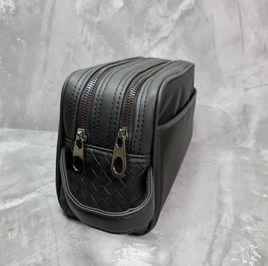 Handbag Bottega Veneta Pouch Black Details Men