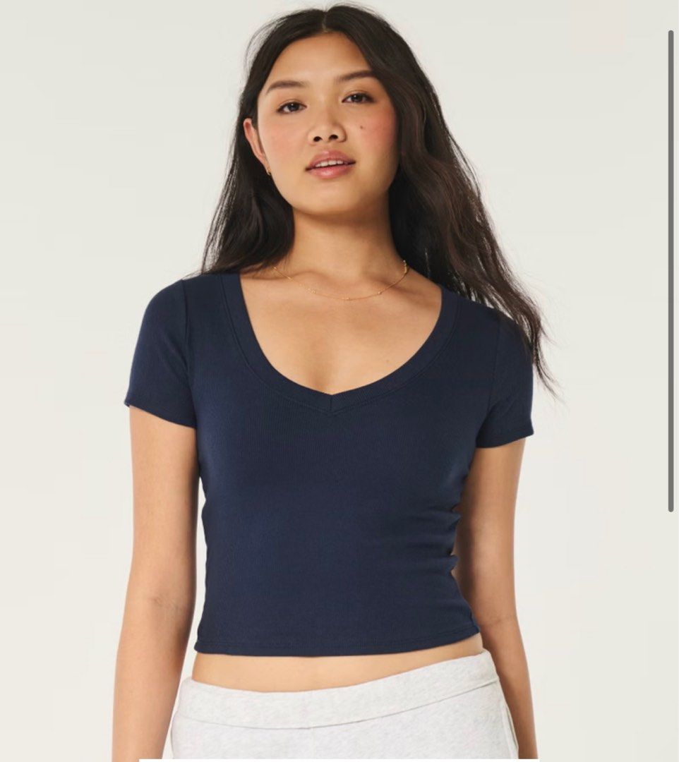 Hollister Basic Tees Hollister Women's Basic V-Neck Navy Blue T
