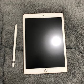 iPad 7th Gen 2019 (Rose Gold) with 1st Gen Apple Pencil and case
