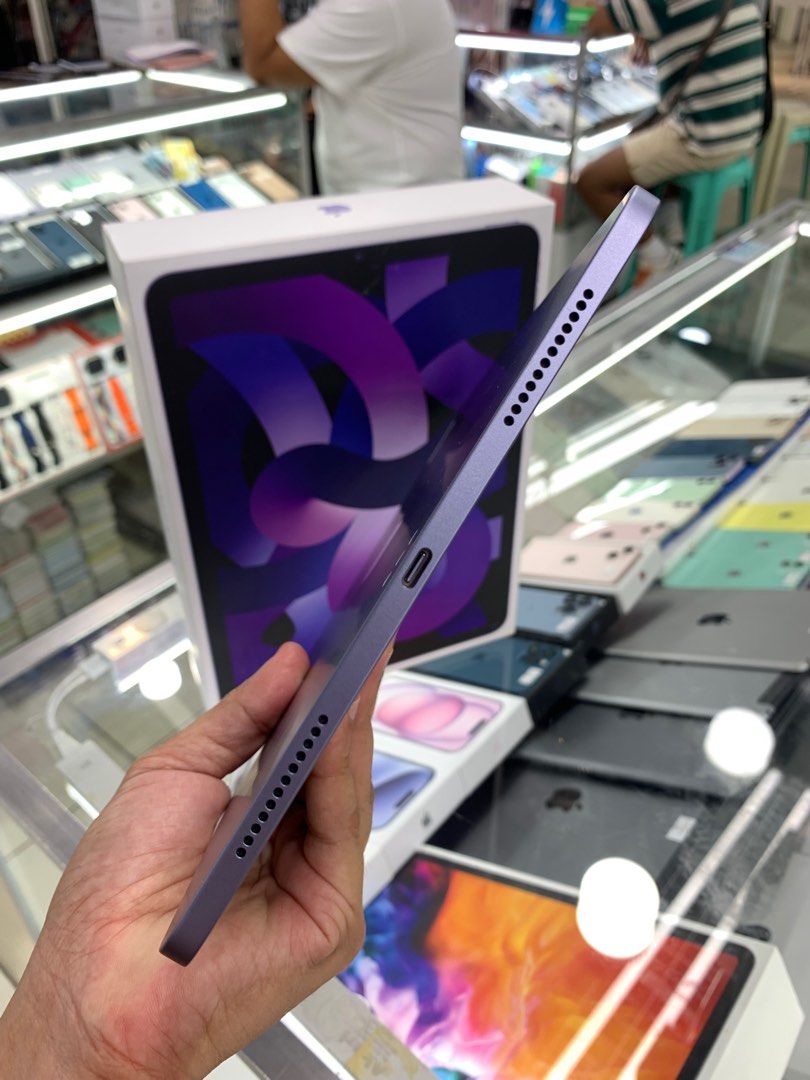 iPad Air (5th Gen.) 64gb wifi (Category: iPad) located in Manila. Submitted by arzillah (Listing ID 1305728292, Image 3). Description: iPad Air (5th Gen.) 64gb Wifi only Ntc approve Original box Slightly use No dents No scratches No issue All working Open for COD/COP + SF Manila area (sameday delivery) Province area (via LBC) required DP to avoid cancellation Physical store: Greenhills Shopping Center, 2ndfloor, stall#: Ai 11 Contact#: 0948221722