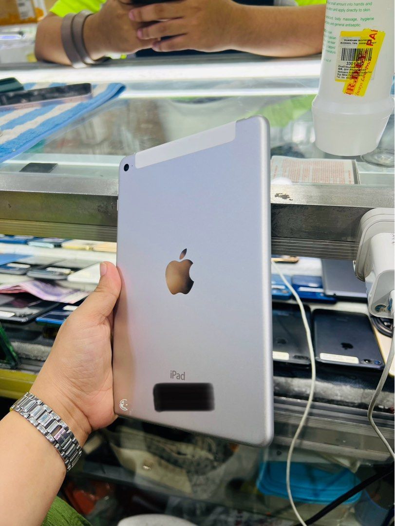 Ipad Mini 4 128gb LTE (Category: iPad) located in San Juan City. Submitted by javedsgadgetshop (Listing ID 1305804150, Image 2). Description: OPEN FOR INSTALLMENT VIA CREDIT CARD/GGIVES/SPAY/BILLEASE & SWAP/TRADE-IN! WE BUY AND SELL ( ANYKINDS OF UNIT BINIBILI PO NAMIN)! PTPA : Padelete po f bawal Read ❗️Onhand ‼️ Ipad Mini 4 •128gb •NTC Variant •Good batt health •Factory Unlock •100% Smoothness •No hidden issue | No Repaired •100% Authentic | No