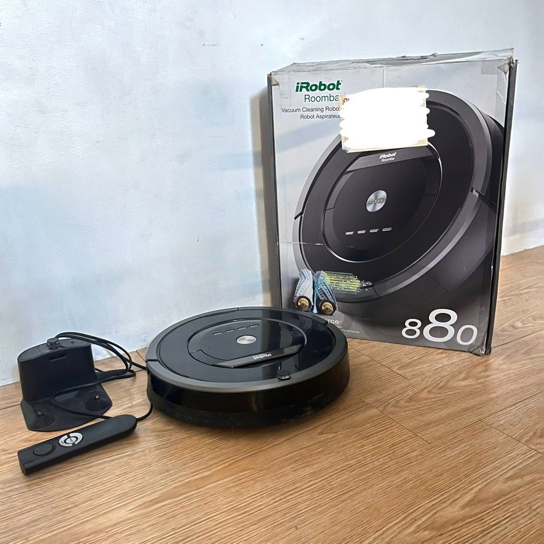 iRobot Roomba 880 (Category: Cleaning Tools & Supplies) located in Manila. Submitted by aaa_bi (Listing ID 1305836691, Image 1). Description: iRobot Roomba 880 - working and can provide video - ‼️ missing side and rotating brush but can be bought for 400-700 php online - original, bought from singapore RFS: need funds, not being used anymore.