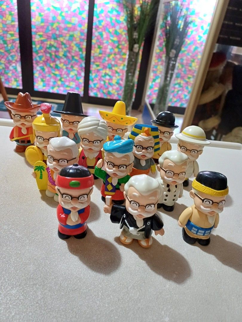 KFC 1999 Colonel Sanders Around the World Figure, Toys