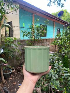 Light green bowl/vase