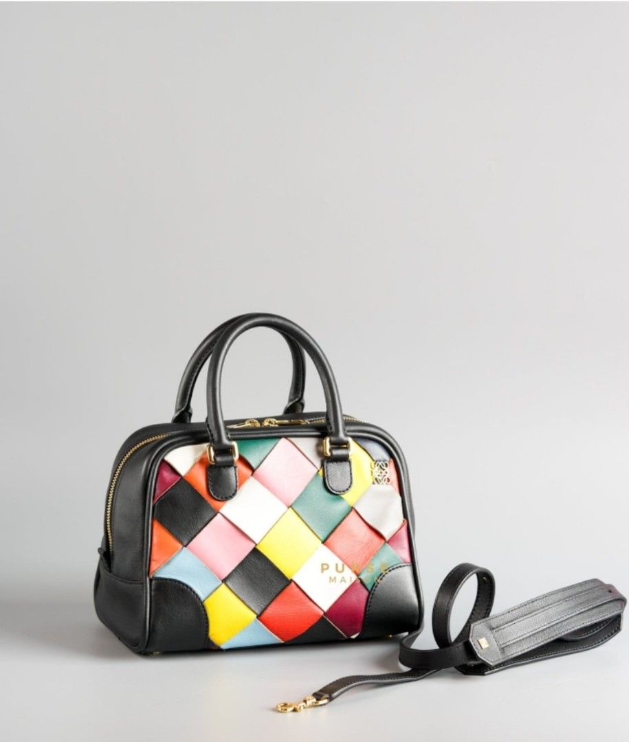 Loewe Amazona 75 Multicolor Shoulder Bag (Category: Luxury Bags & Wallets) located in Taguig. Submitted by pursemaison (Listing ID 1305726363, Image 1). Description: Loewe Amazona 75 Multicolor Shoulder Bag ✨Php 58,000 *Additional 3.85%for straight credit card payments *Available for 4 months layaway with 1% interest per month *BDO credit card up to 36 mos & Citibank credit card up to 24 mos (with interest) CONDITION: Eexcellent condition with fe