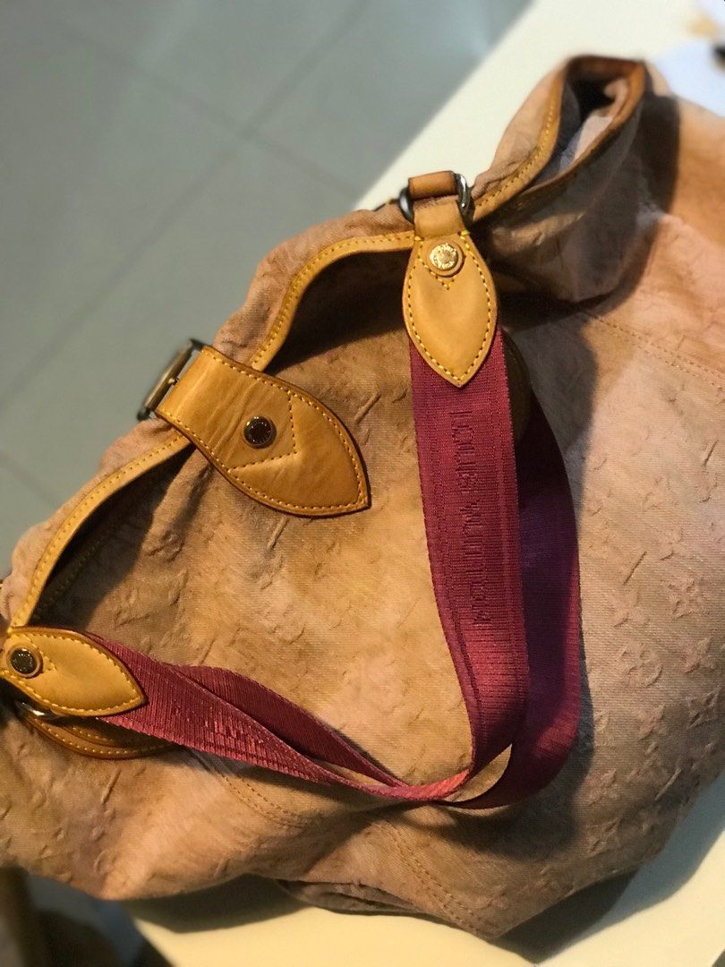 LV Aunthentic with LV Code very elegant and expensive (Category: Luxury Bags & Wallets) located in Paranaque City. Submitted by d8viator1969 (Listing ID 1305822136, Image 1). Description: PreLoved LV Limited edition, need cleaning but overall very nice and great....