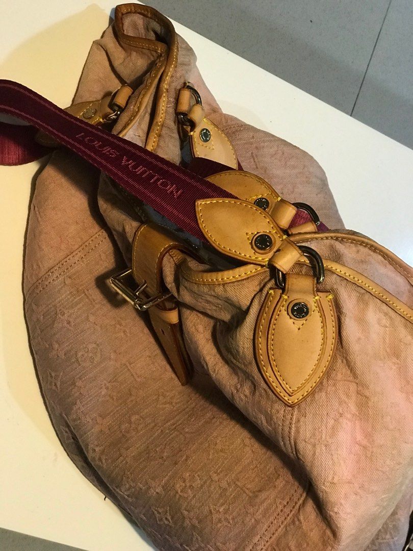 LV Aunthentic with LV Code very elegant and expensive (Category: Luxury Bags & Wallets) located in Paranaque City. Submitted by d8viator1969 (Listing ID 1305822136, Image 2). Description: PreLoved LV Limited edition, need cleaning but overall very nice and great....