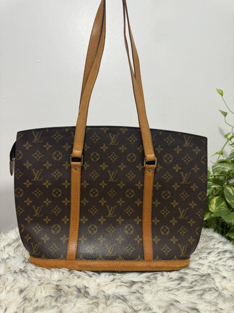 💯 Orig LV BABYLON (Category: Luxury Bags & Wallets) located in Consolacion. Submitted by naome1. (Listing ID 1305677373, Image 3). Description: original lv Babylon.