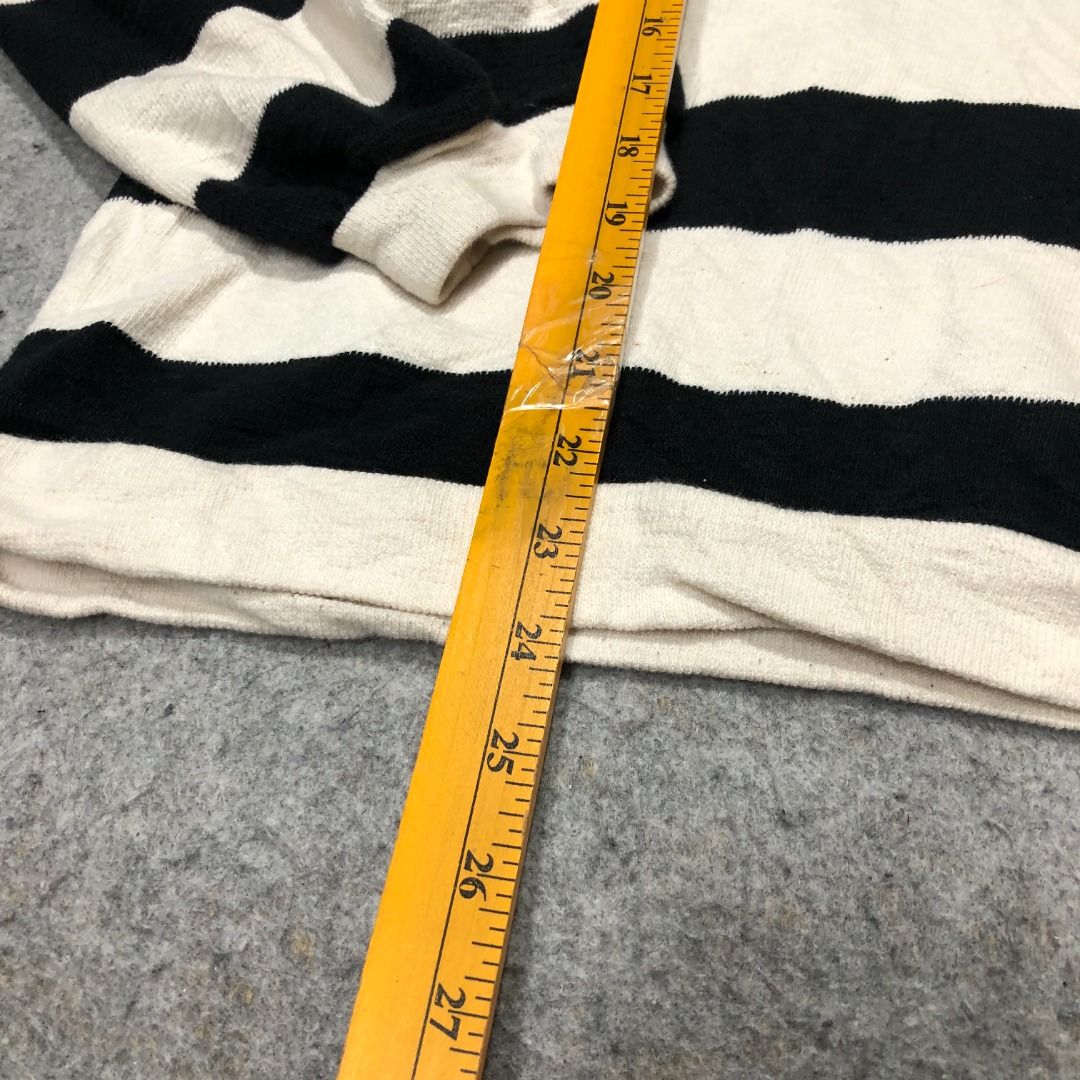 MANGO Oversized Striped Jumper Sweater Pullover Size Medium Large (Category: Longsleeves) located in Santa Rosa. Submitted by sergids (Listing ID 1305807475, Image 3). Description: MANGO Oversized Striped Jumper Sweater Pullover Size Medium Large Great condition. Check fitting tops to ensure this fits you. Dimensions below are exact measurements, see pics as well for comparison. 10/10 Condition and Colorway Dimensions: Size Medium US 23” width x 