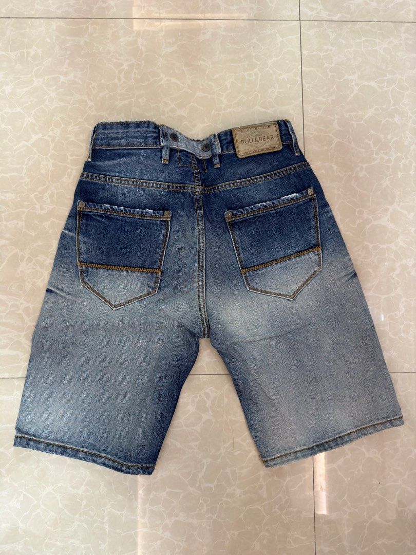 pull & bear faded jorts (Category: Shorts) located in Quezon City. Submitted by oneone.r (Listing ID 1305734933, Image 2). Description: us: 15" length: 20.2" leg opening: 9".
