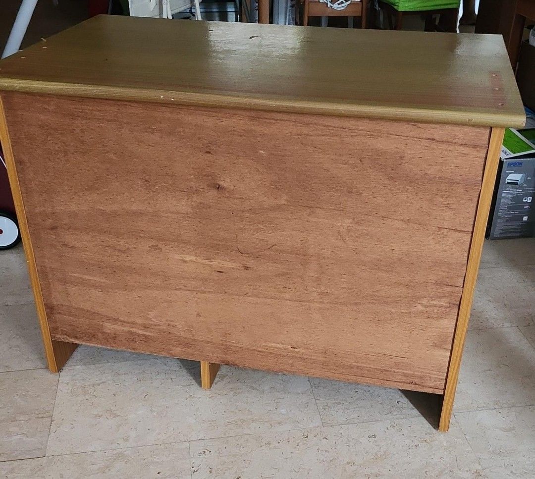 Study Table (Category: Tables & Sets) located in Singapore. Submitted by gohweepheng (Listing ID 1305718661, Image 1). Description: one drawer missing. one drawer with key.