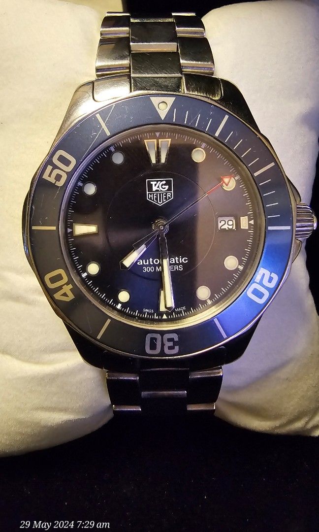 Tag Heuer Aquaracer model WAB2011