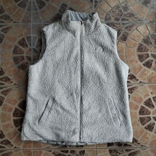 THE NORTH FACE REVERSIBLE SHERPA VEST